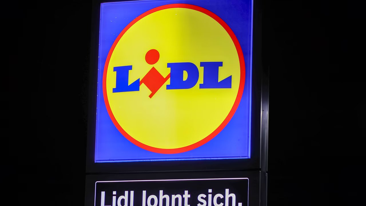 Bei Lidl gibt es den gemütlichen Outdoor-Teppich.