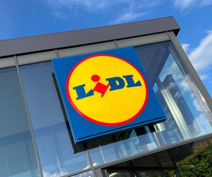 Erholsamer Schlaf: Dieses 15 € Kissen von Lidl ist perfekt für Bauchschläfer