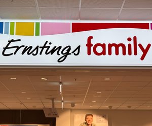 Spielspaß am Strand: Das Beachtennis-Set von Ernsting's family lieben Familien