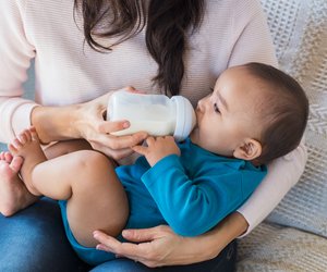 Öko-Test kritisiert: 2 Babymilchpulver im Test zu stark mit Mineralöl belastet