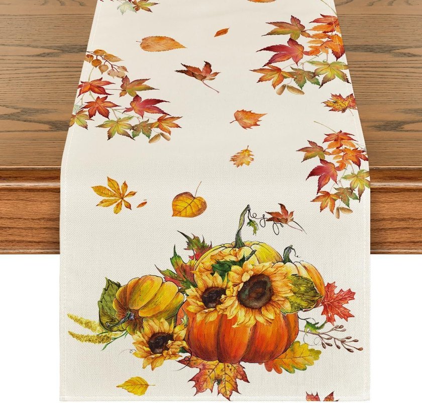 Herbstlicher Tischläufer mit Kürbissen und Blättern