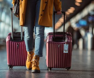  3 Gefahren durch falsch entsorgte Gepäcketiketten, die kaum jemand kennt
