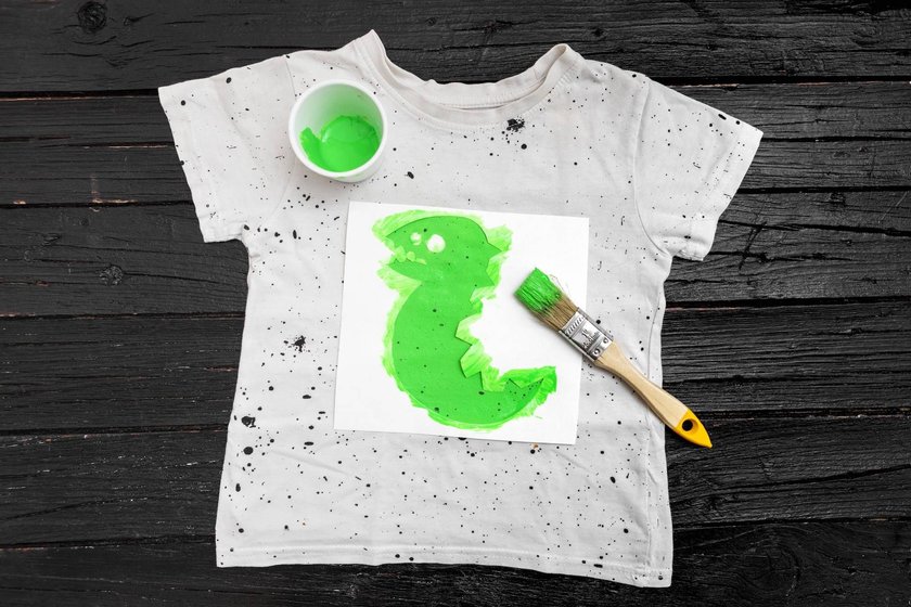 Draufsicht Hemd Farbe gr¸n Top view shirt green colour Copyright: imageBROKER/OleksandrxLatkun ibxole09832410.jpg Bitte beachten Sie die gesetzlichen Bestimmungen des deutschen Urheberrechtes hinsichtlich der Namensnennung des Fotografen im direkten Umfeld der Verˆffentlichung