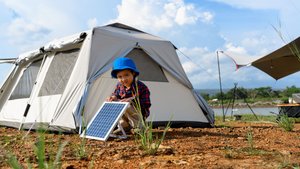 11 praktische Solar-Produkte, die Camping-Fans unbedingt haben wollen