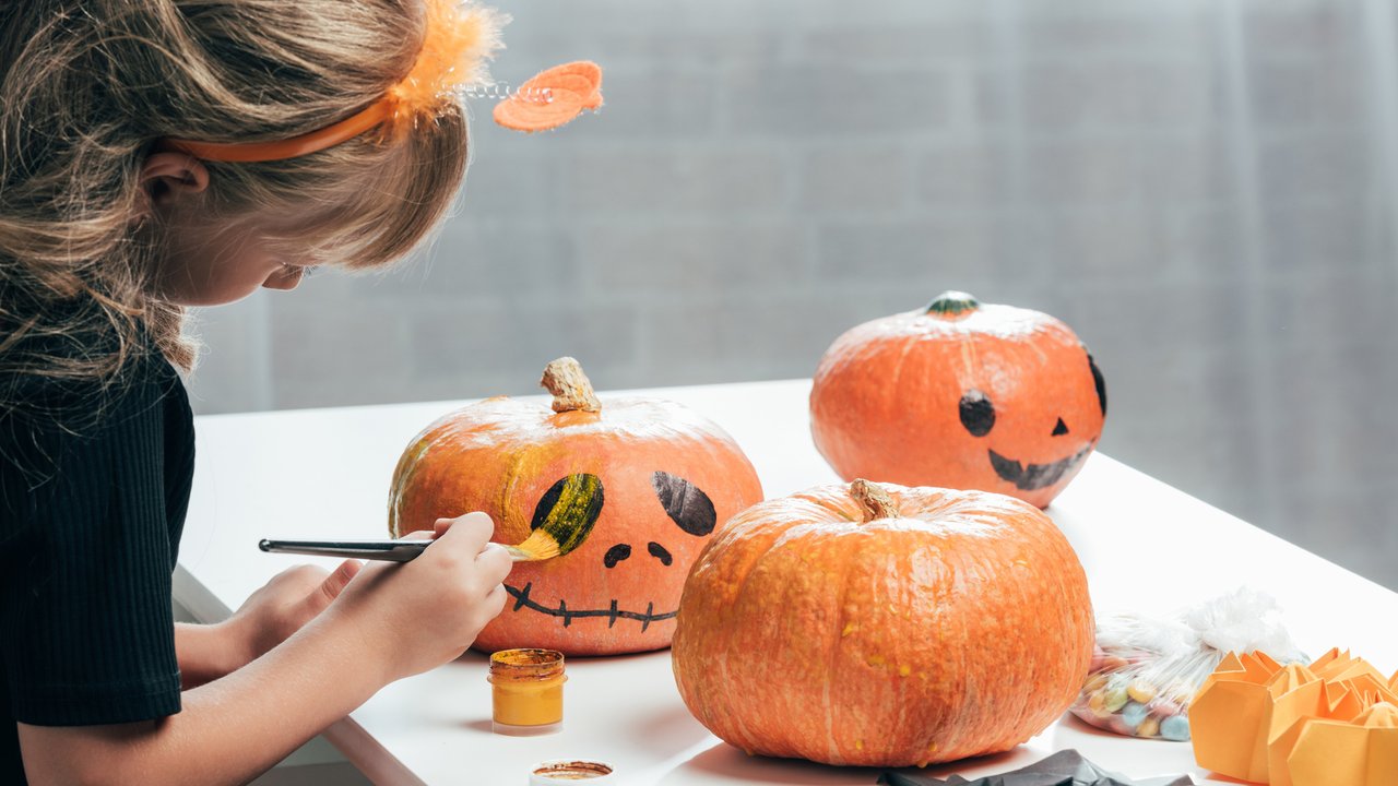 Kürbis bemalen: Die 9 lustigsten und gruseligsten Kürbisgesichter mit