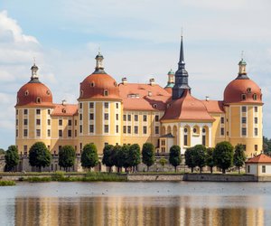 Märchenhaftes Erlebnis: Besuche das bezaubernde Schloss aus „Drei Haselnüsse für Aschenbrödel“