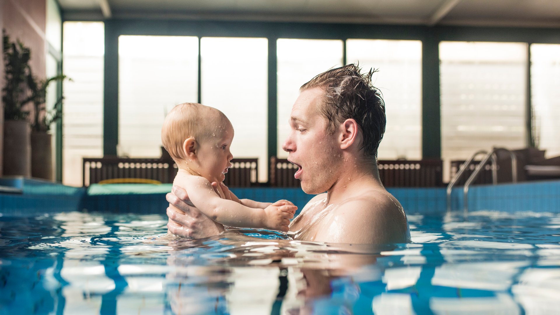 Ab Wann Allein Ins Schwimmbad Ab wann dürfen Babys ins Schwimmbad und Freibad?
