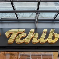 Für Abenteurer mit Anspruch: Der kompakte Tchibo-Campingtisch überrascht mit durchdachtem Extra-Feature