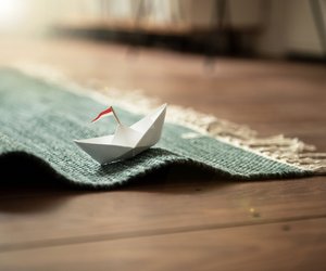 Papierschiff falten: So leicht geht ihr auf hohe See