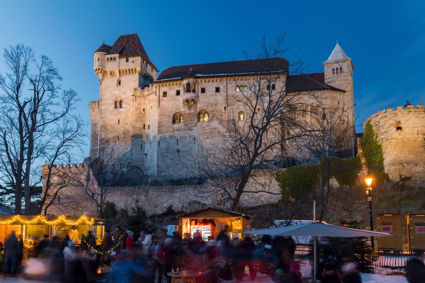 Weihnachtsmarkt vor der Burg Liechtenstein