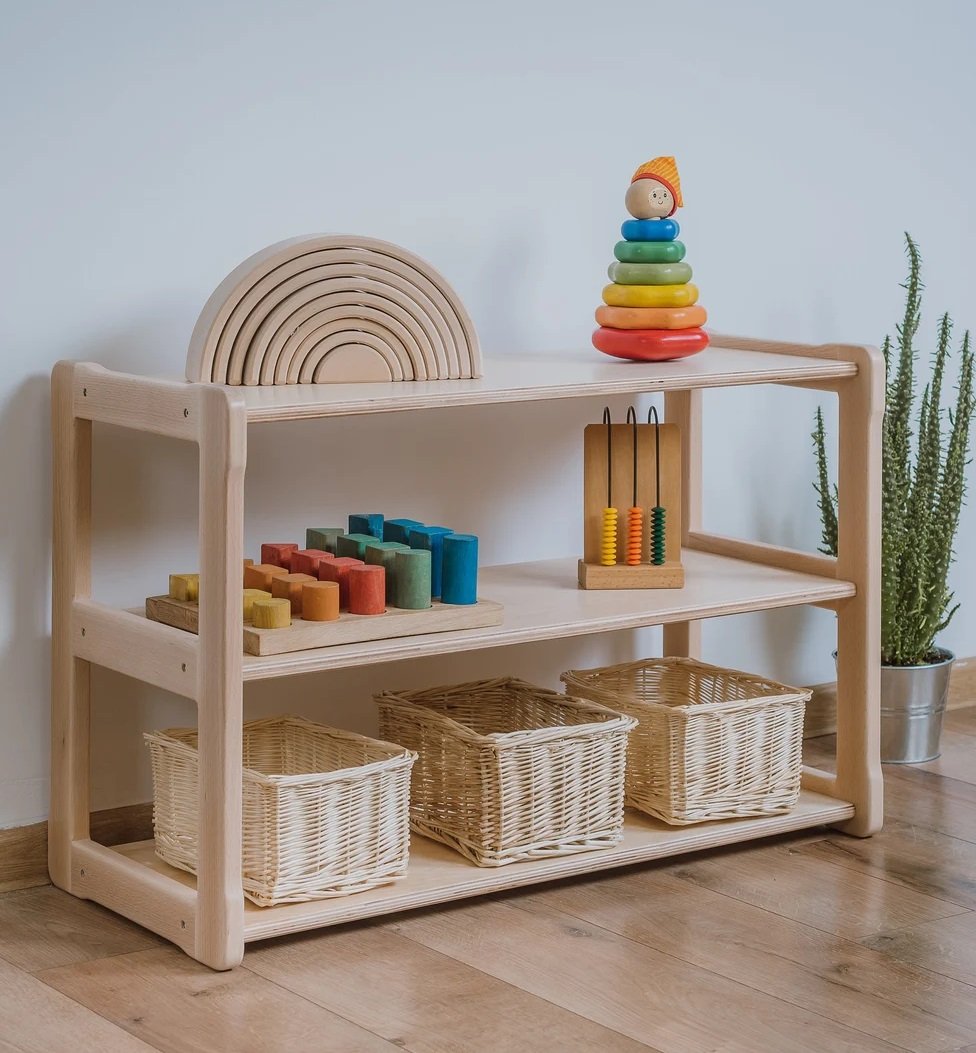 Montessori-Kinderzimmer: Regal