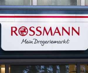 Familienreise mit dem Auto geplant? Dann darf dieses Rossmann-Gadget nicht fehlen
