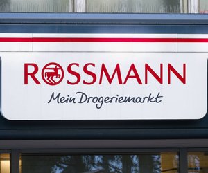 Familienreise mit dem Auto geplant? Dann darf dieses Rossmann-Gadget nicht fehlen