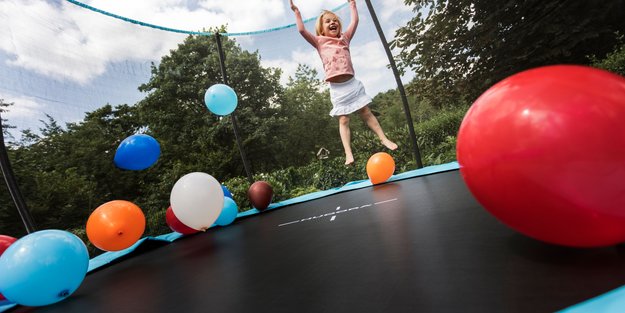 Gewinnt 2 Trampoline zum Heimkinostart von "Dog Man"