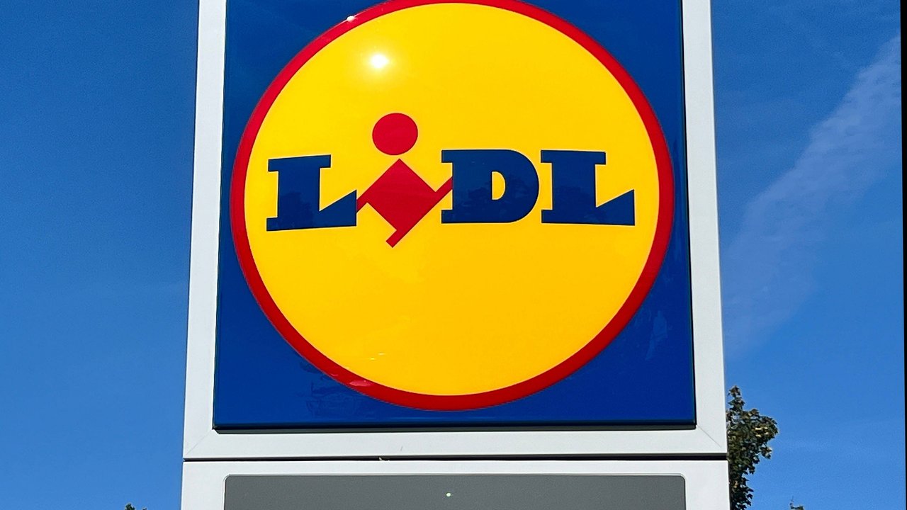 Mit diesem Hochbeet von Lidl bekommst du bald deine eigenen Kräuter direkt vom Balkon oder der Terrasse.