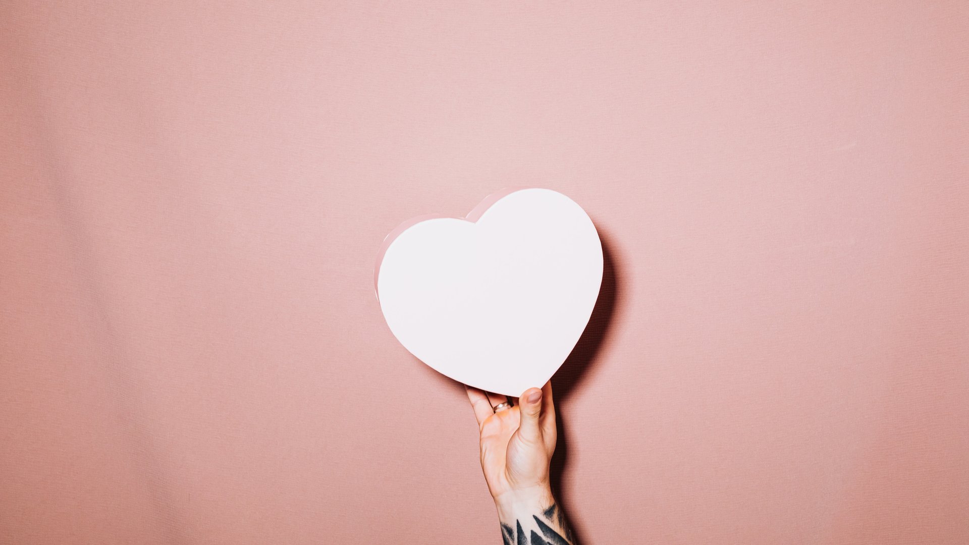 Was bedeutet das weiße Herz? Das steckt hinter dem Emoji