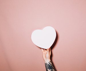 Was bedeutet das weiße Herz? Das steckt hinter dem Emoji 