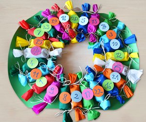 DIY-Adventskalender aus Klorollen: So bastelt ihr den nachhaltigen Kalender