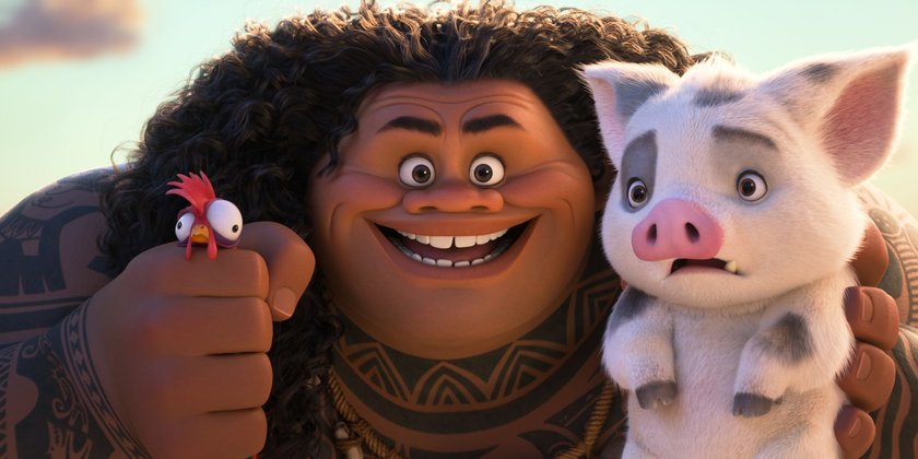 Vaiana 2: Natürlich werden Vaiana und Maui wieder vereint. Hahn Hei Hei und Schweinchen Pua sind auch dabei und Maui hat sie zum Fressen gern.