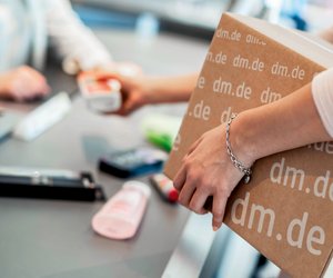 Drogeriemarkt dm macht's einfacher: Ab jetzt Bargeld abheben ohne Mindesteinkauf