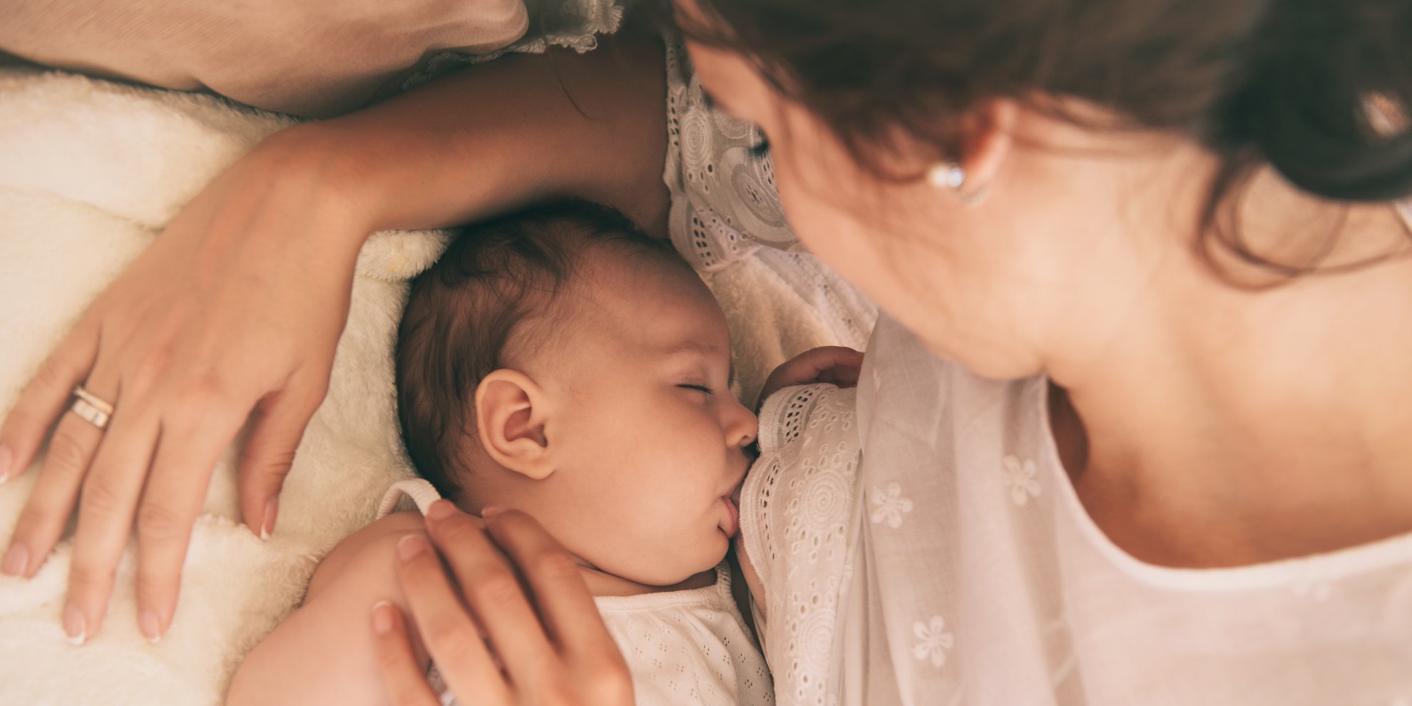 Stillen als Vollzeitjob: So krass viele Stunden verbringen Mütter täglich mit Stillen