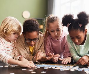 Rakete bauen, Steine bemalen, Drachen gestalten: So viel cooler kann bildschirmfrei sein