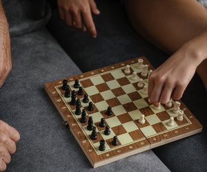Wer hat Schach erfunden? Einfach für Kinder erklärt