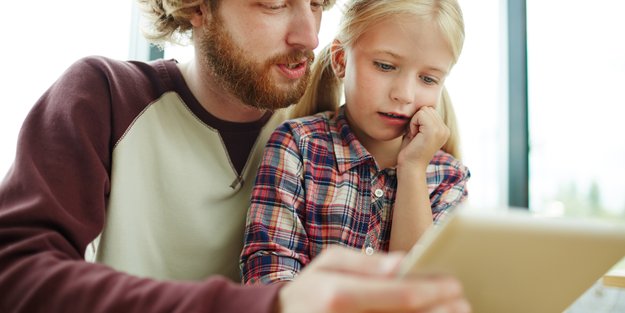 Medienkonsum von Kindern: Diese Medienzeiten werden empfohlen