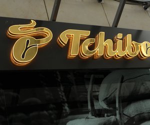 Die Schuh-Sitzbank von Tchibo bietet dir ein praktisches Extra