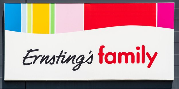 Frühlingszauber: Der rote Parka von Ernsting's family, der Hermine verzaubern könnte