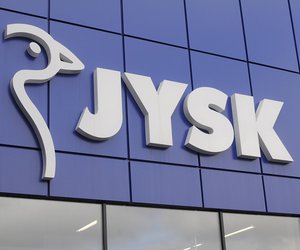 Schnäppchen: Der graue Jysk-Teppich, der jeden Raum moderner wirken lässt