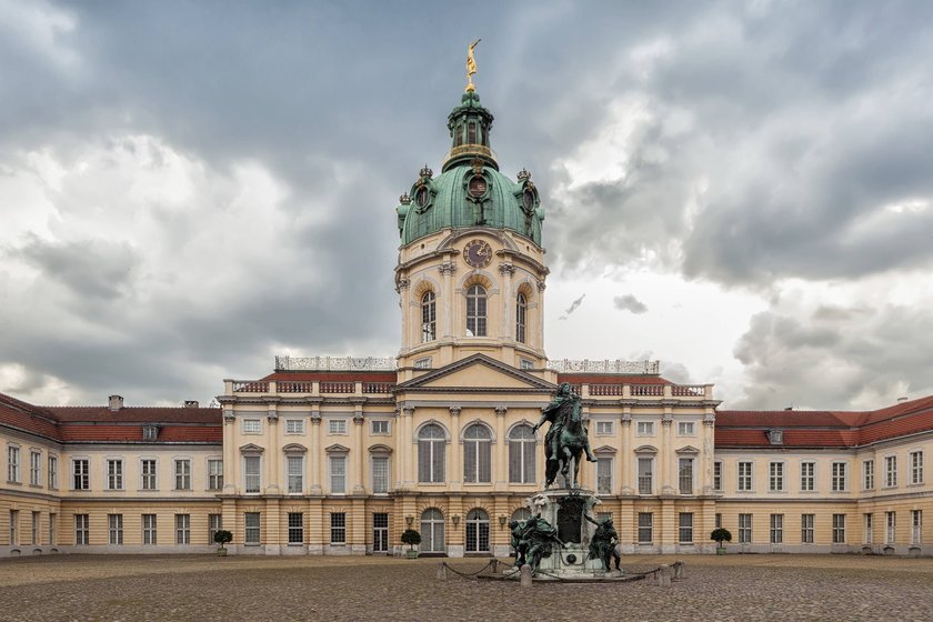 Das Schloss Charlottenburg ist das größte Schloss in Berlin.