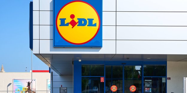 Perfektes Zubehör für deine Yoga-Routine: Beige Kissen von Lidl