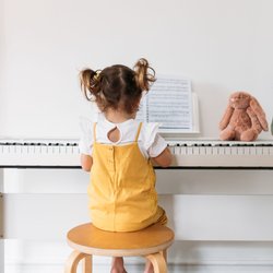 Kinderklaviere: 5 geniale Modelle für kleine Nachwuchs-Mozarts