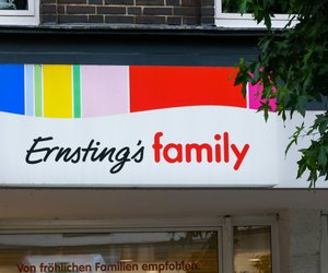 Diese Kerze von Ernsting's family in zwei schönen Pastellfarben begeistert alle