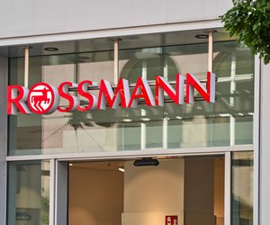 Für kleine Helden: Die magnetische Schreibtafel von Rossmann begeistert Drachen-Fans