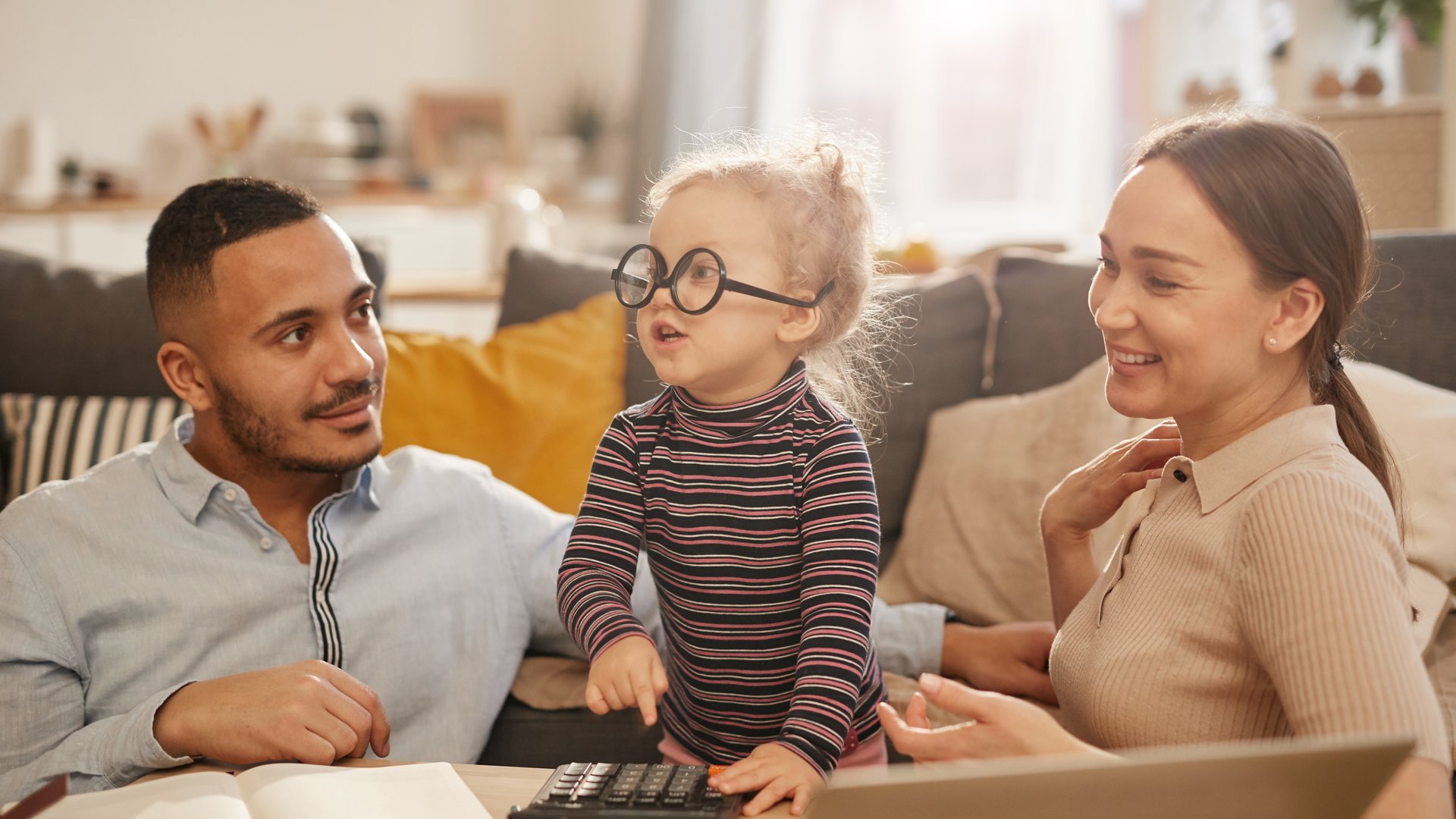Das lohnt sich! So können Familien Kinderbetreuungskosten & Schulgeld