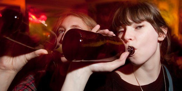 Jugendschutzgesetz Alkohol: Was Eltern wissen müssen