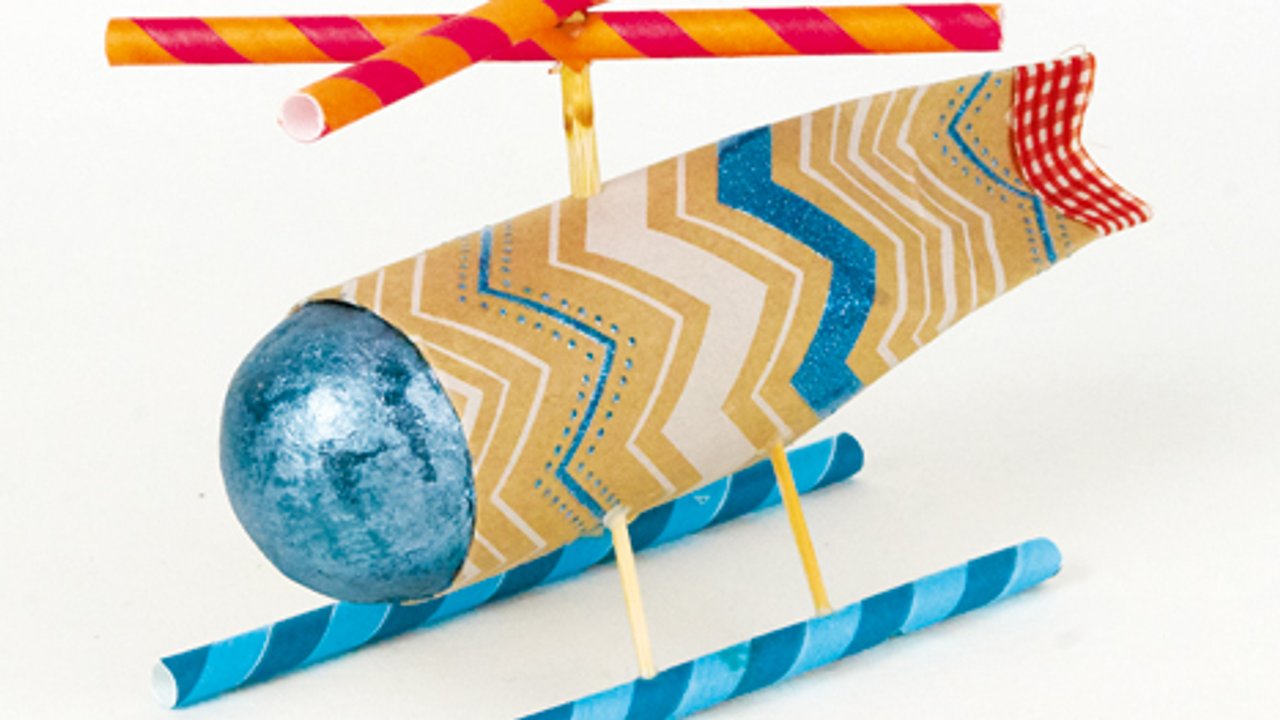 Hubschrauber aus Klorollen basteln