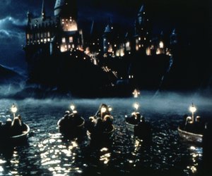 Flauschige Wärme an frostigen Tagen: Das ist die perfekte Decke für echte „Harry-Potter“-Fans