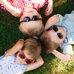 Sonnige Aussichten: Die 10 coolsten Kindersonnenbrillen