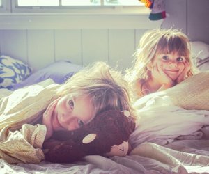 Schlaflosigkeit im Kinderzimmer: 12 Tipps gegen die Hitze