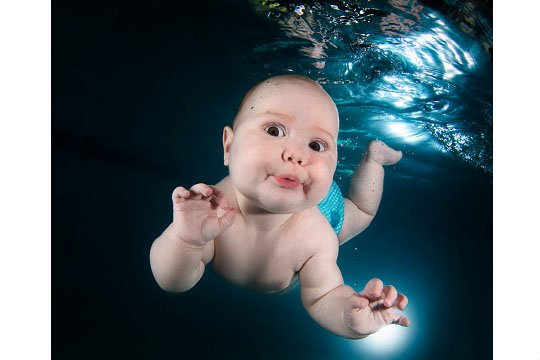 Babys unter Wasser: Zelda Mae