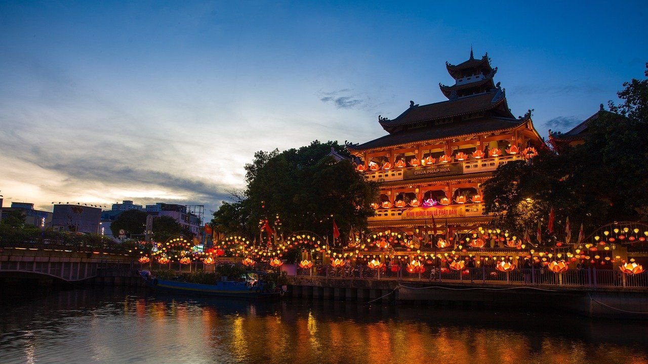 Buddhistische Fester werden meist in Mitgefühl und Achtsamkeit zelebriert.