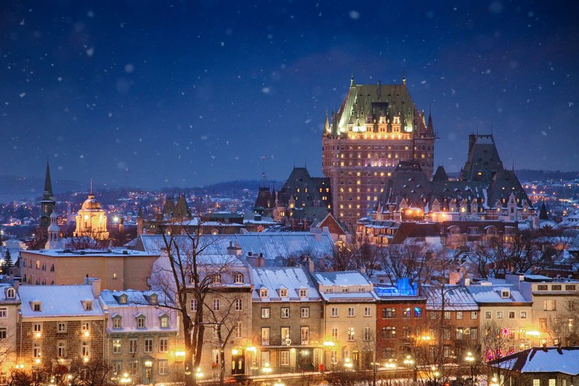 Quebec City Skyline in einer verschneiten Winternacht