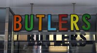 Für kleine Balkons: Dieser schicke Gartentisch von Butlers ist platzsparend und stylish