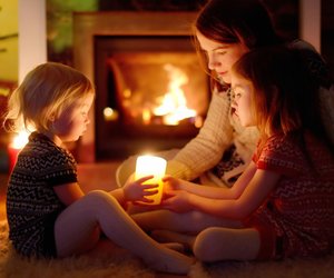 Feuer und Flamme: Mit diesen Tipps vom Profi senkt ihr die Brandgefahr an Weihnachten