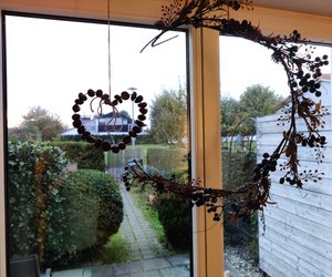 Kastanienkranz basteln: Superschöne und einfache Herbstdeko für Fenster