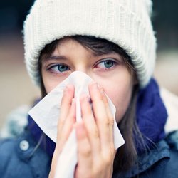 Allergie oder Erkältung? Kinderärztin erklärt den einfachen Unterschied