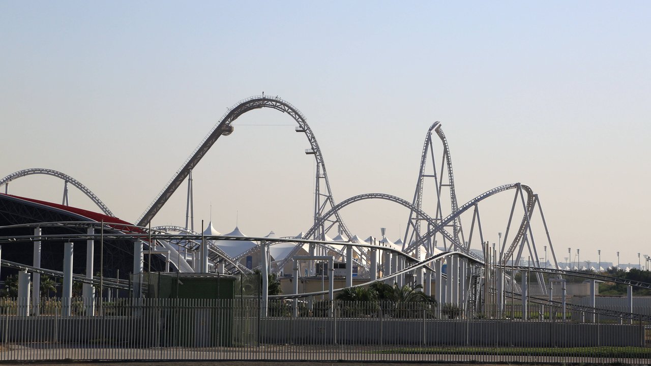 Die Achterbahn Formula Rossa bei der Ferrari World in Abu Dhabi.